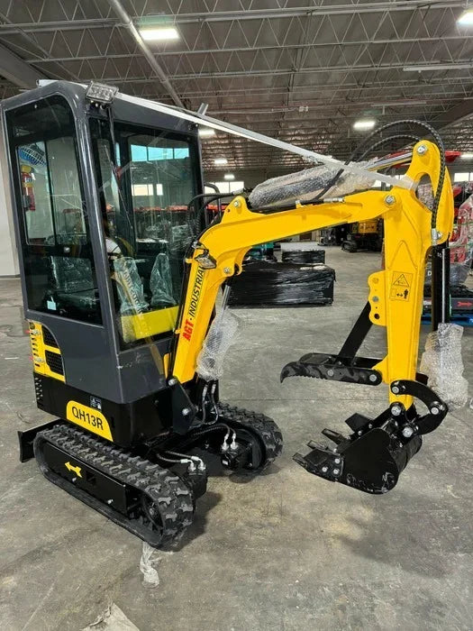 AGT QH13R 1‑Ton Gasoline Mini Excavator with Enclosed Cab