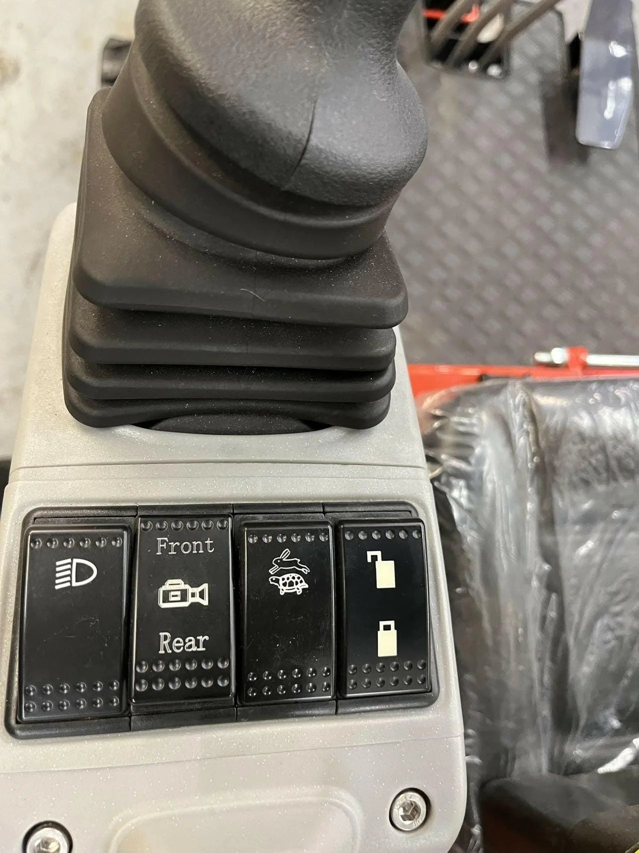 AGT KU45 3.5-Ton Mini Excavator – Powerful Performance and Precision