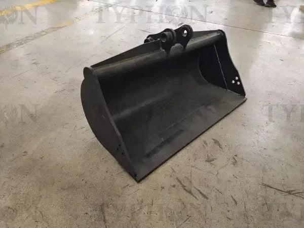 TYPHON 2.5 Ton Mini Excavator Attachment Plain Bucket 800mm 31″ Mud Bucket