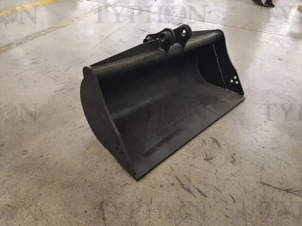 TYPHON 2.5 Ton Mini Excavator Attachment Plain Bucket 800mm 31″ Mud Bucket