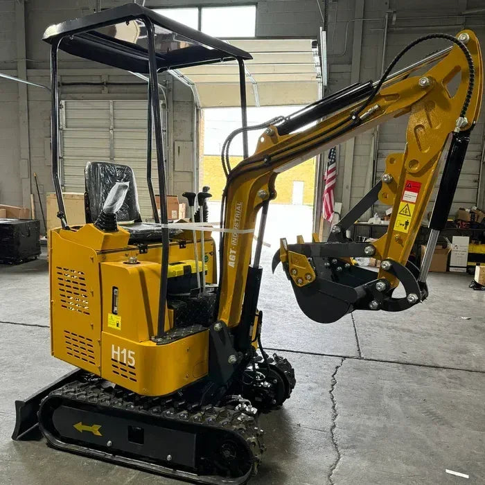 1.5 ton, 13.5HP RATO Mini Excavator w/ pilot control system | AGT-H15R