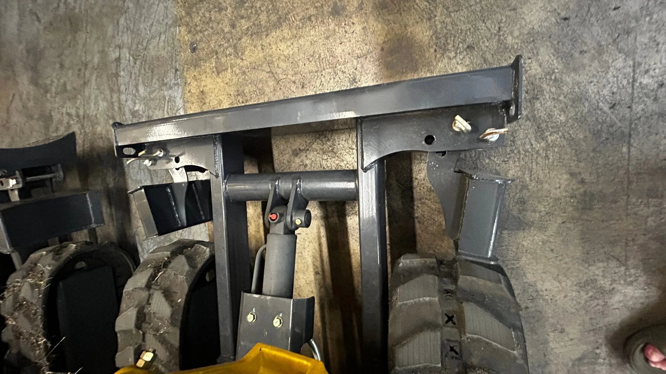 AGT Shantui 1.8-Ton Mini Excavator with Kubota Engine and Swing Boom by Bidadoo