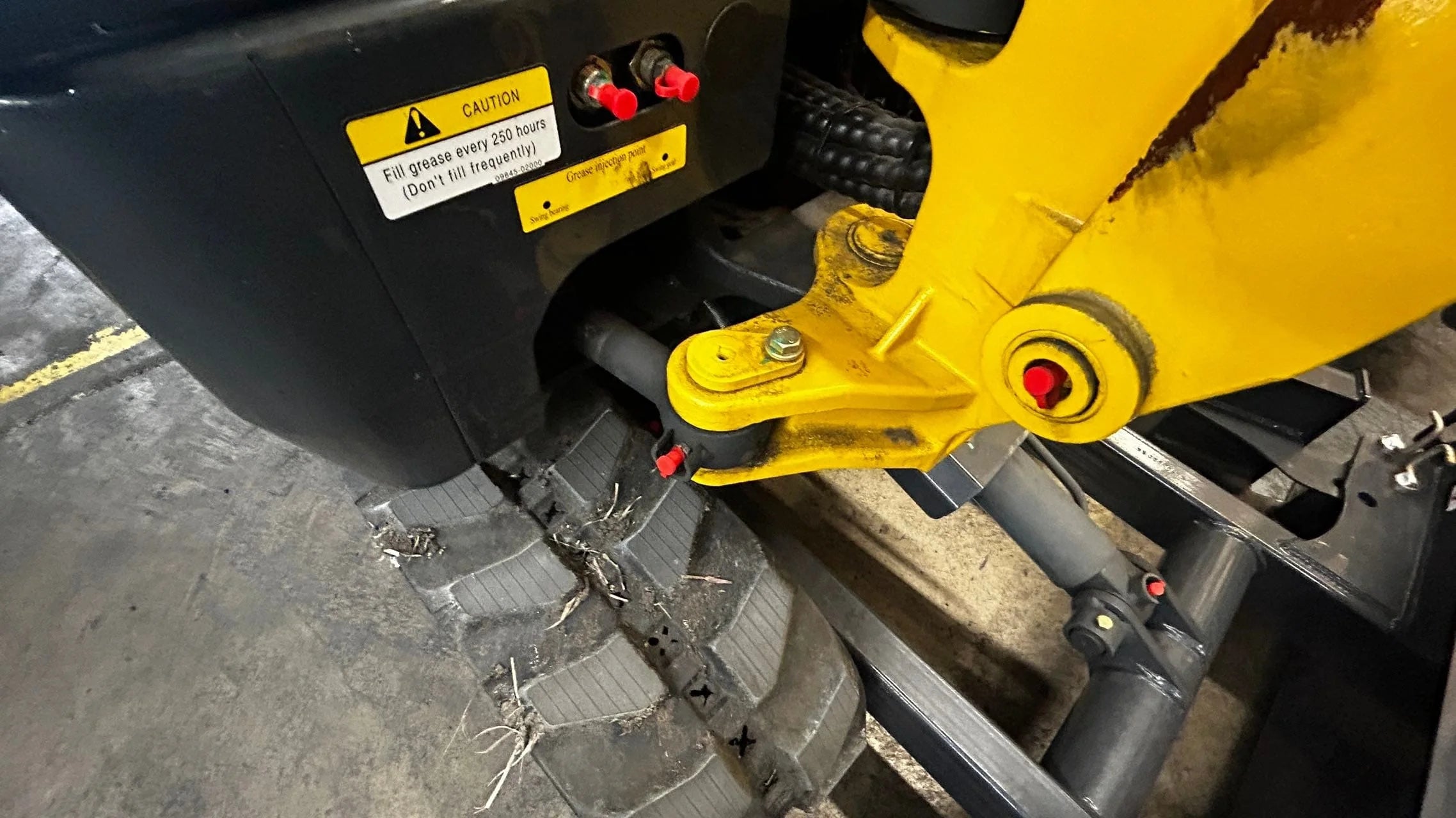 AGT Shantui 1.8-Ton Mini Excavator with Kubota Engine and Swing Boom by Bidadoo