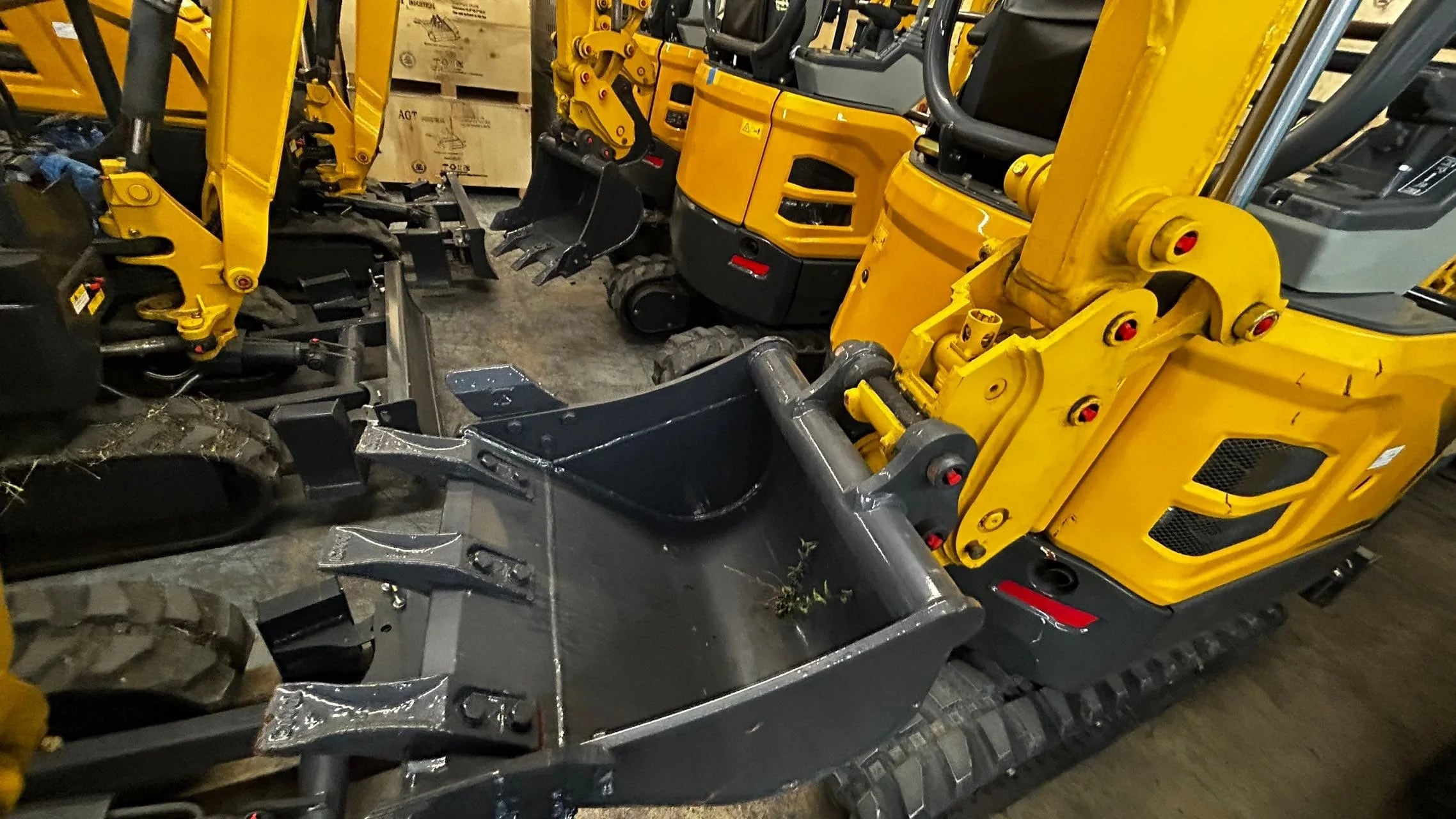 AGT Shantui 1.8-Ton Mini Excavator with Kubota Engine and Swing Boom by Bidadoo