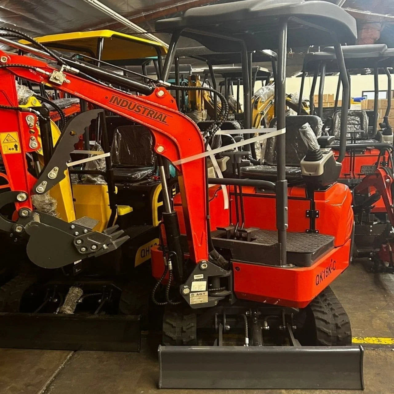 QK18K-C Mini Excavator with Kubota Engine – Swing Boom & Hydraulic Thumb by Bidadoo