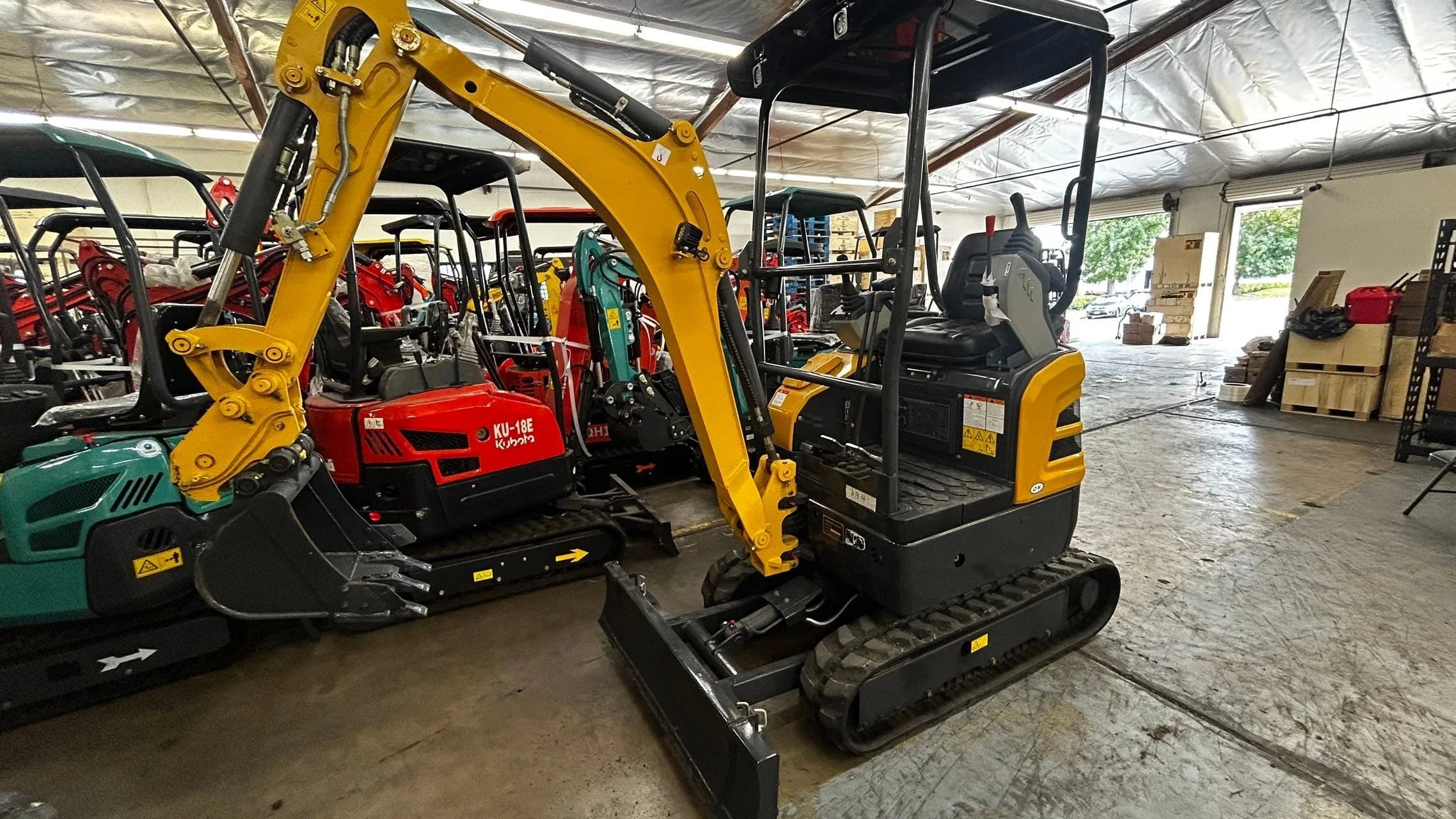 AGT Shantui 1.8-Ton Mini Excavator with Kubota Engine and Swing Boom by Bidadoo