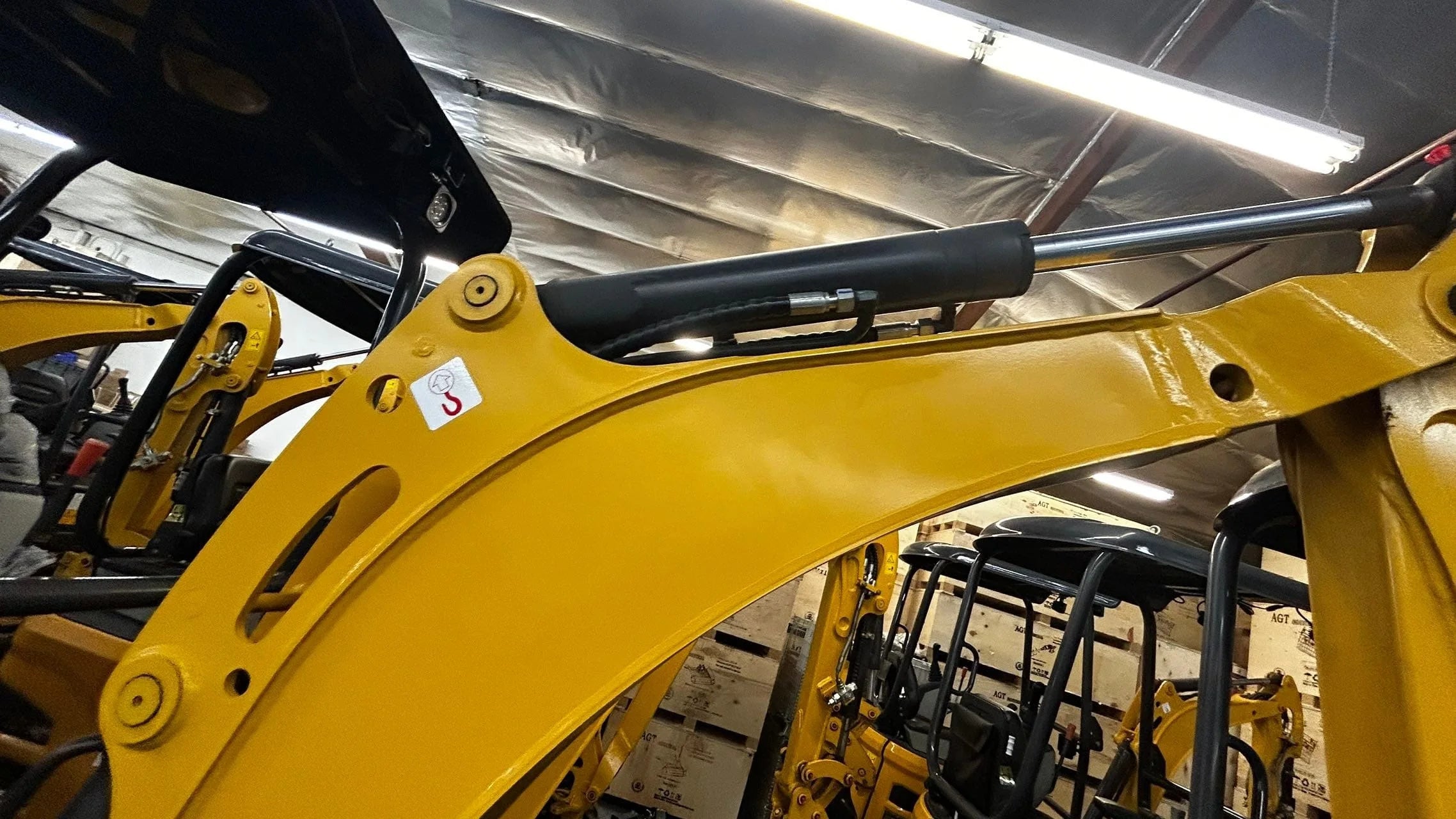 AGT Shantui 1.8-Ton Mini Excavator with Kubota Engine and Swing Boom by Bidadoo