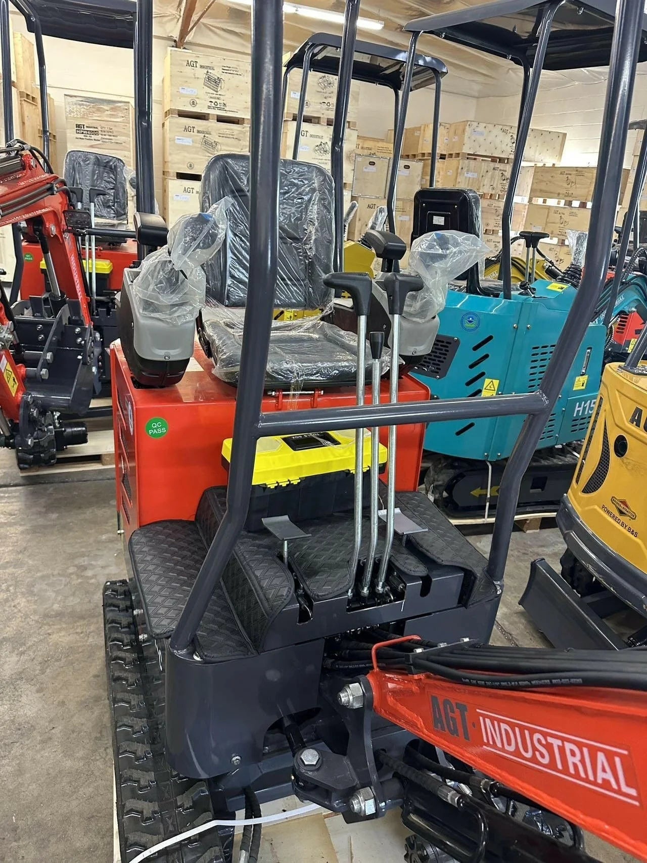 AGT DM12X-C Mini Excavator – Pilot Control, Swing Boom, Hydraulic Thumb by Bidadoo