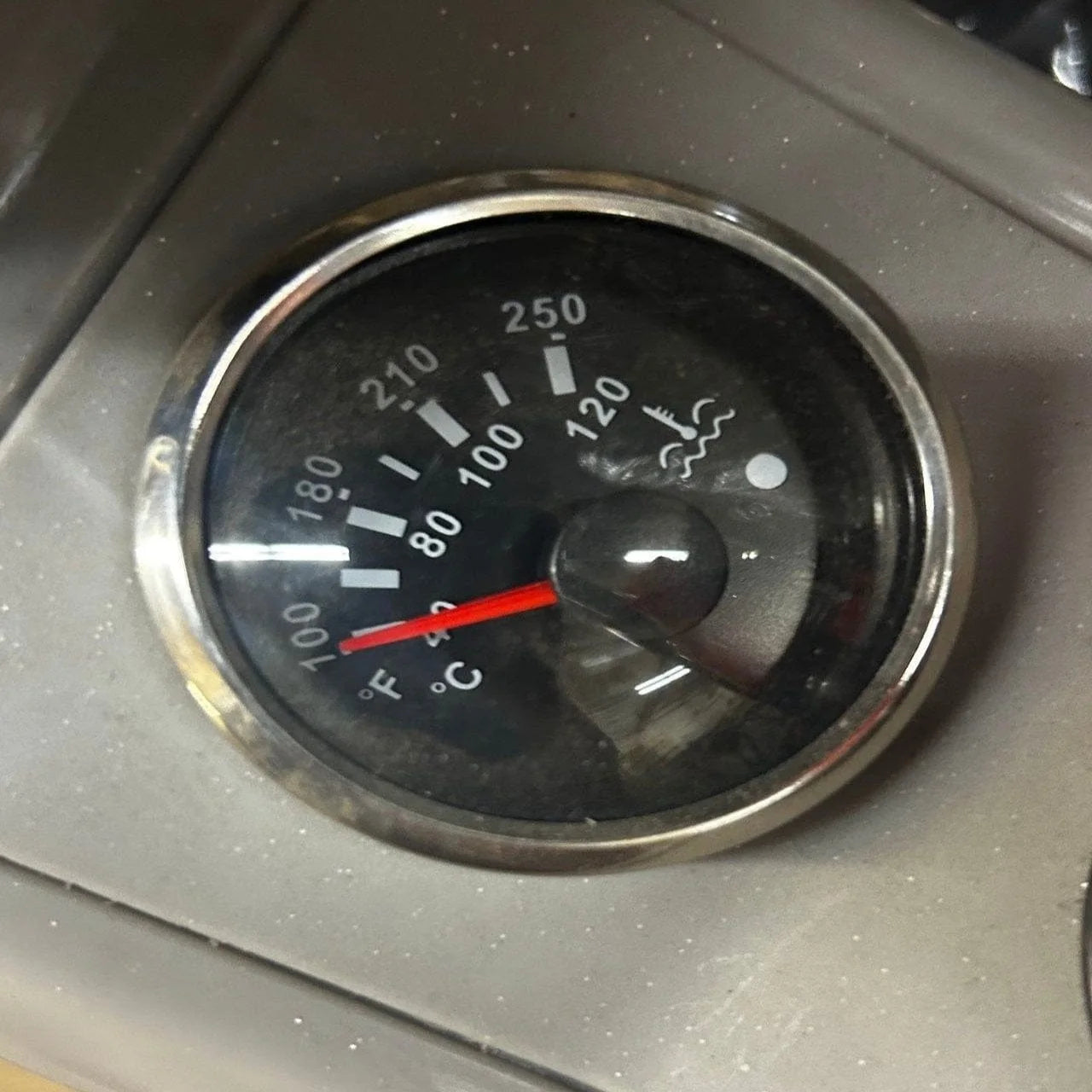 QK18K-C Mini Excavator with Kubota Engine – Swing Boom & Hydraulic Thumb by Bidadoo