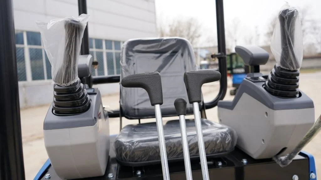 2025 3,800 lb TYPHON TERROR XVII Mini Excavator Rubber Track with Kubota D902 Diesel Engine USA